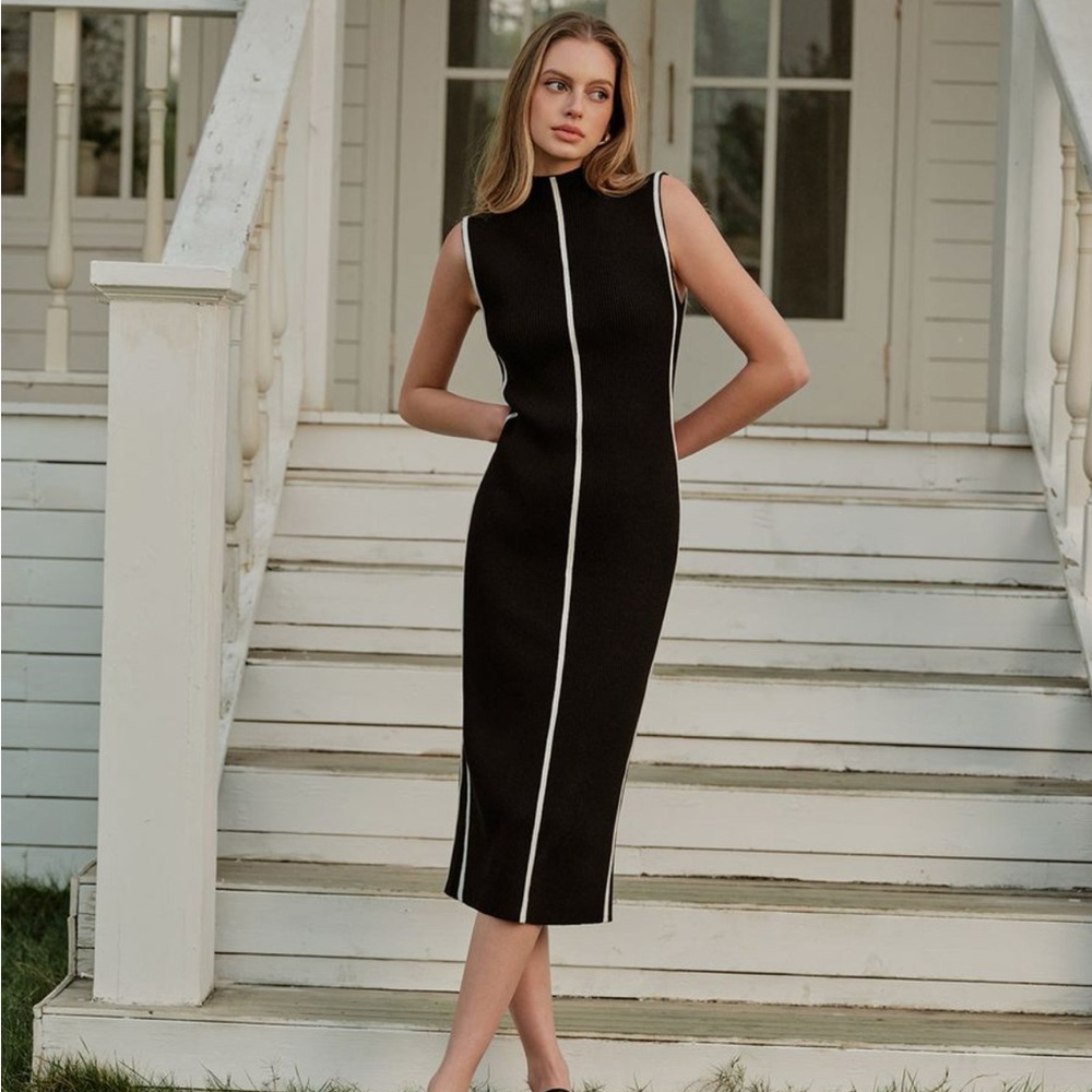 Elegant Black Sleeveless Dress